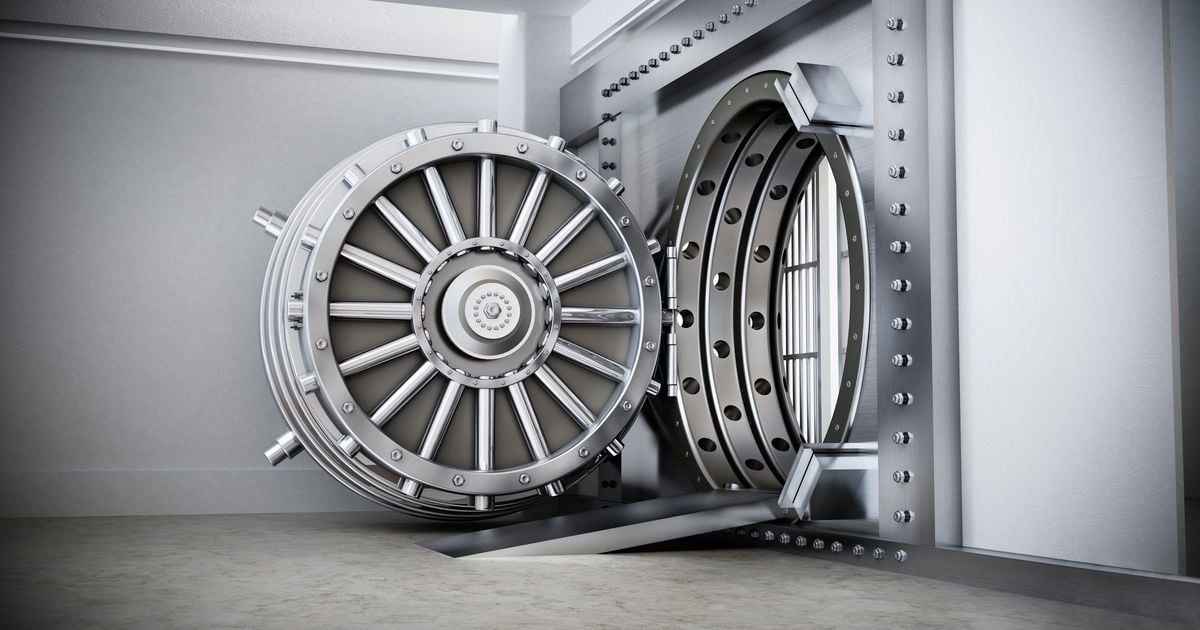 Pay-to-stay keeps bank depositors from leaving, but at a high cost